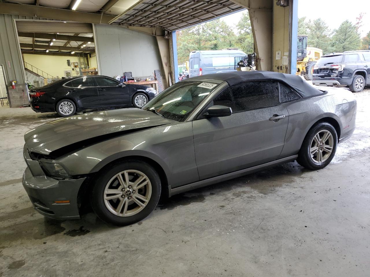 2013 FORD MUSTANG