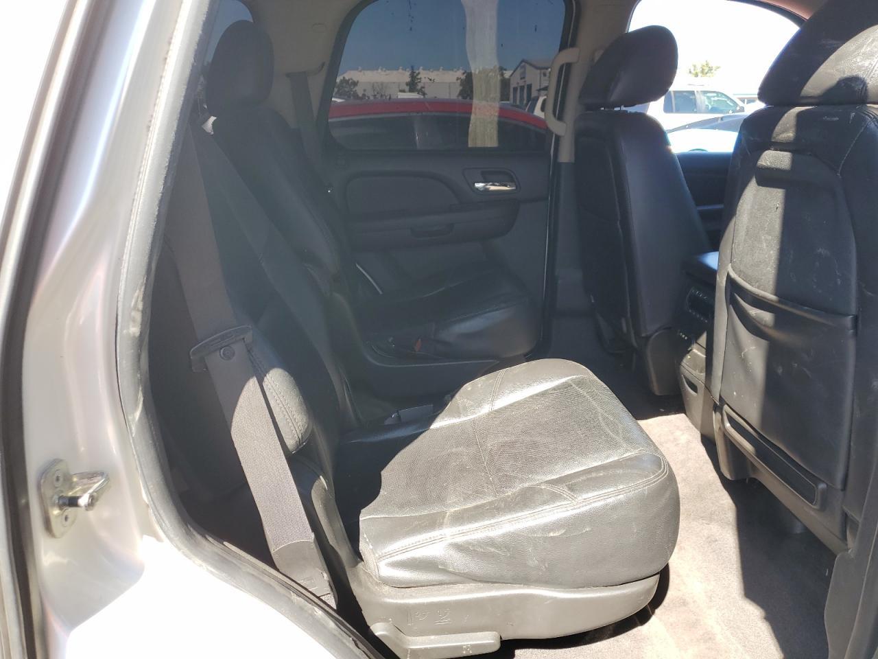 2011 CHEVROLET Tahoe