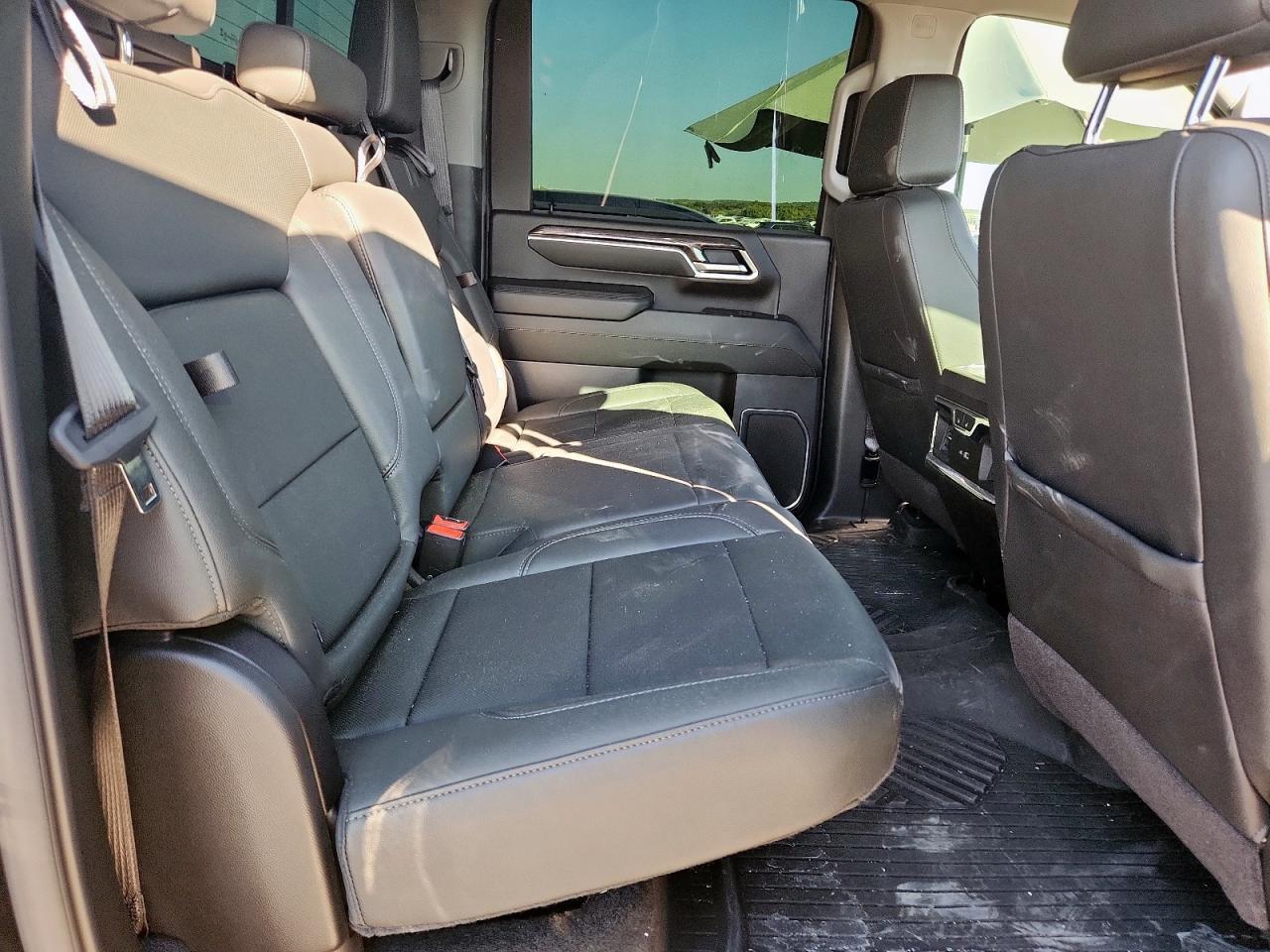 2025 CHEVROLET Silverado
