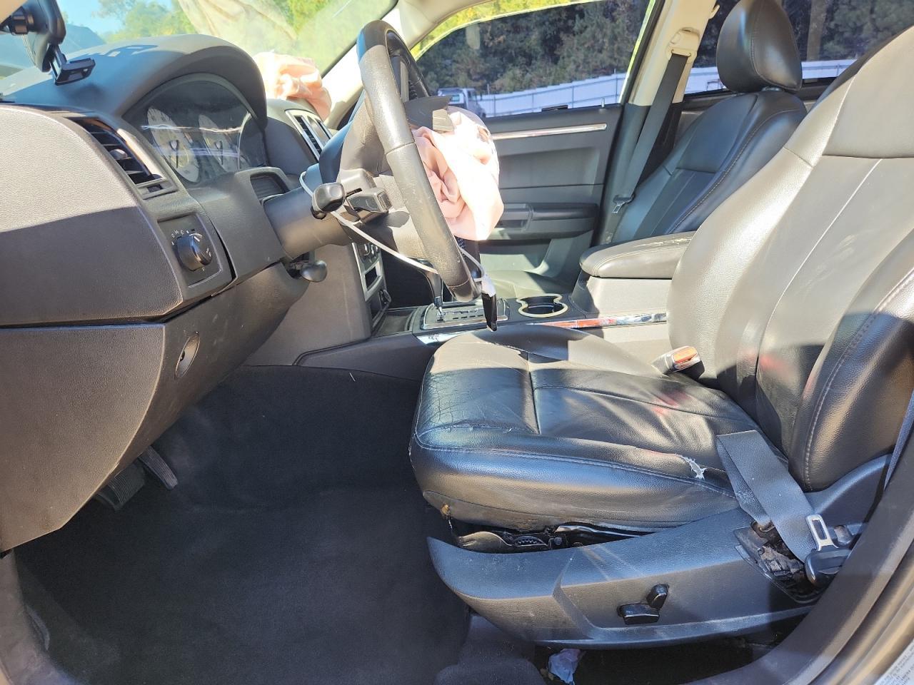 2010 CHRYSLER 300