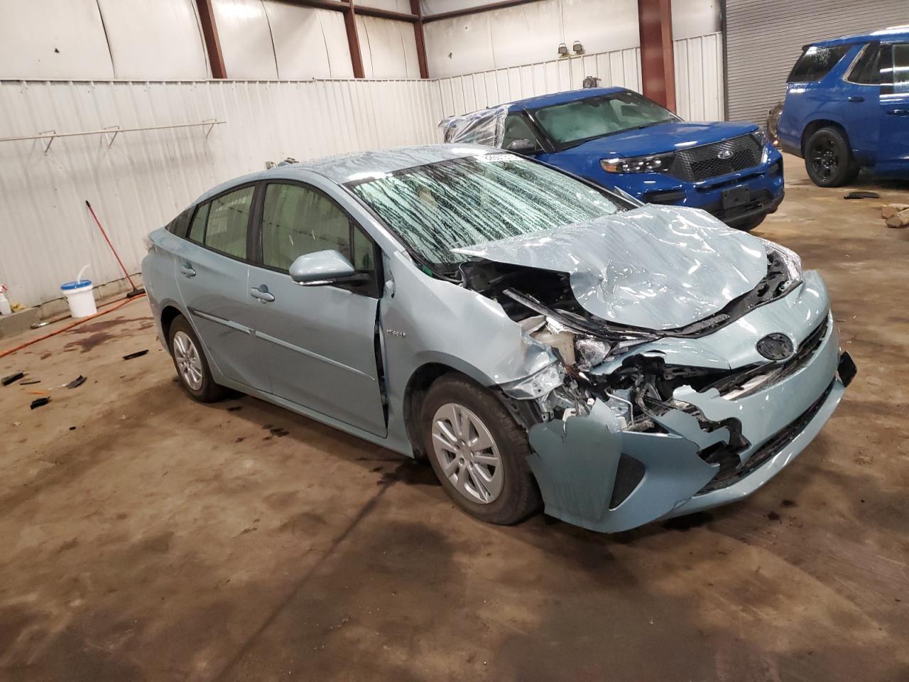 2016 TOYOTA PRIUS
