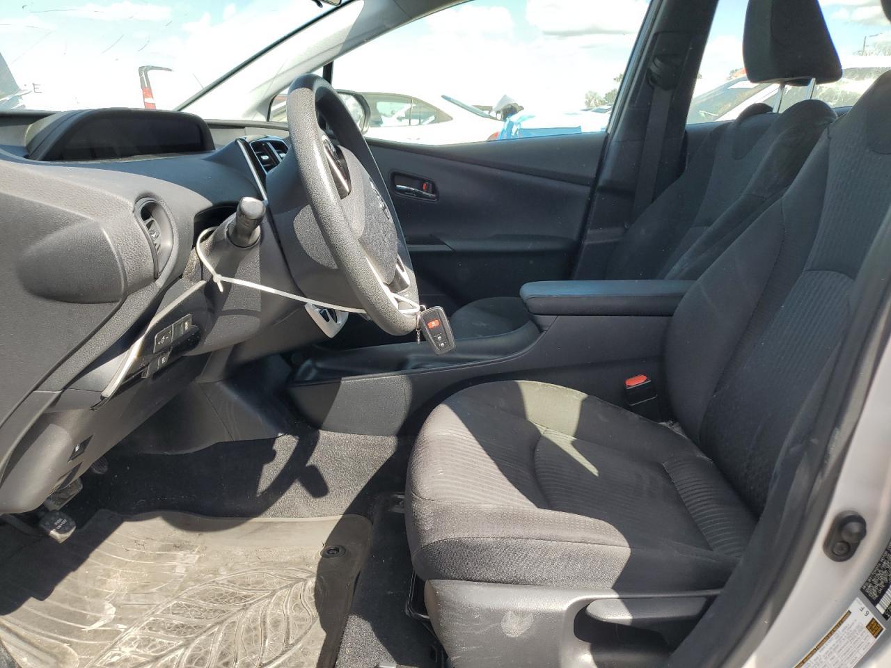 2017 TOYOTA PRIUS