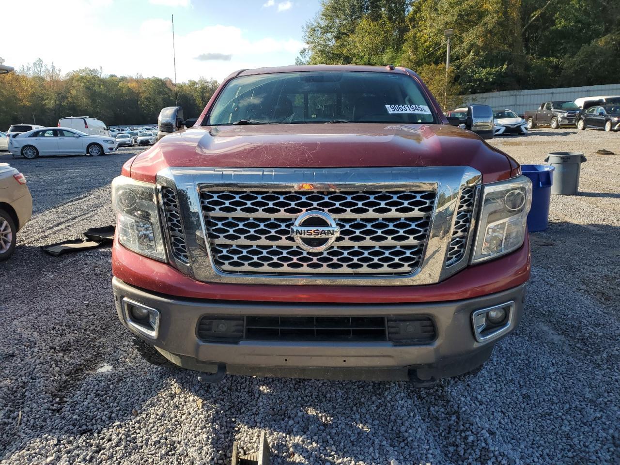 2016 NISSAN Titan