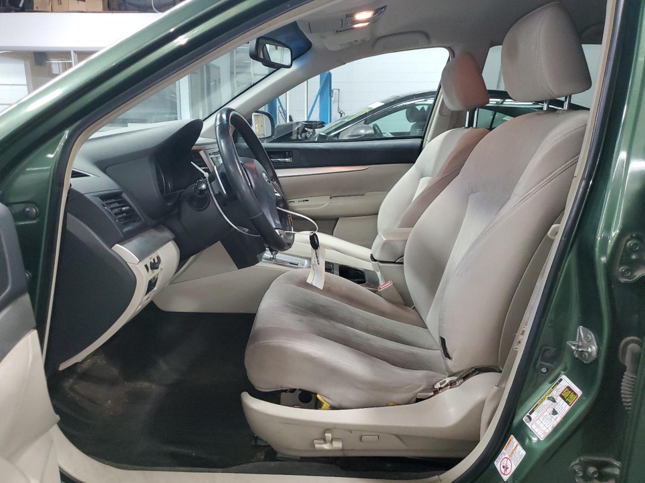 2013 SUBARU Outback