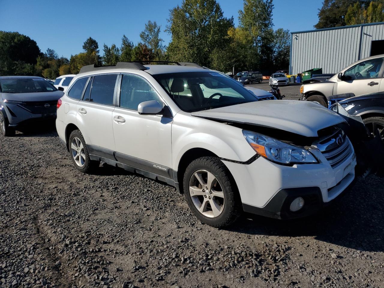 2014 SUBARU Outback