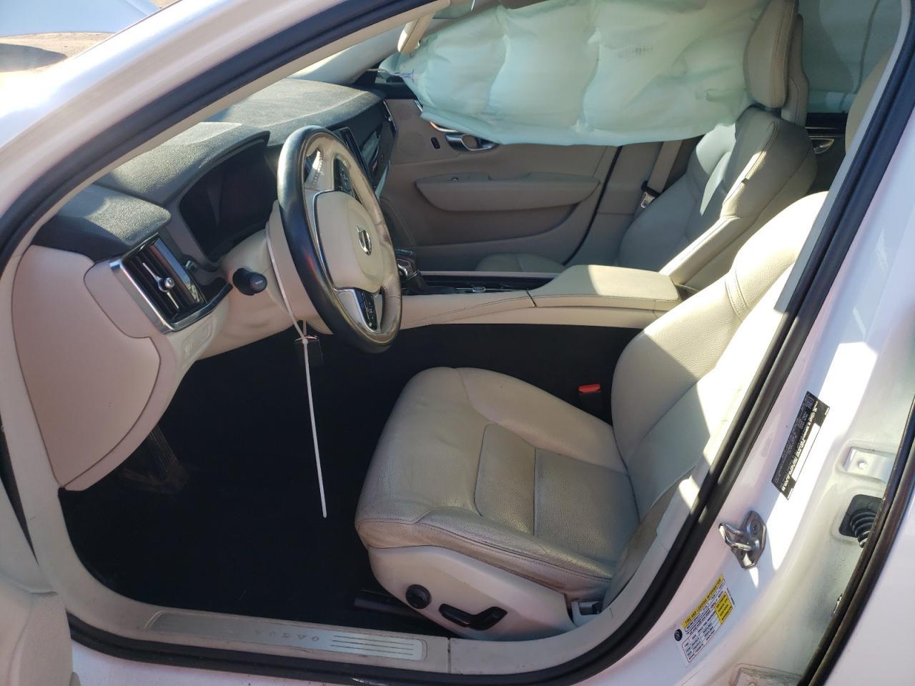 2018 VOLVO S90