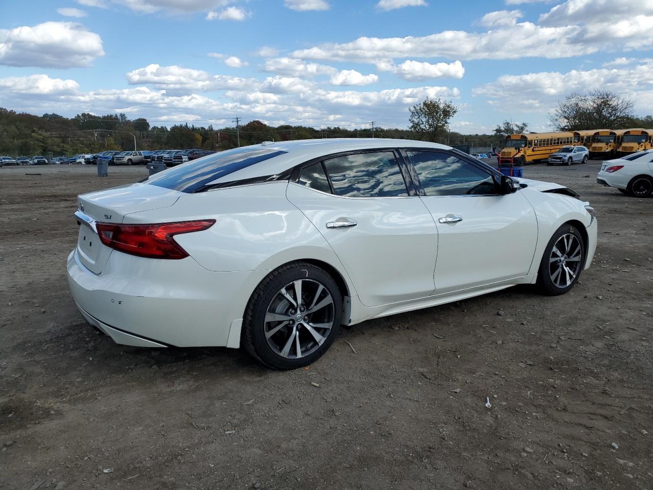 2016 NISSAN Maxima
