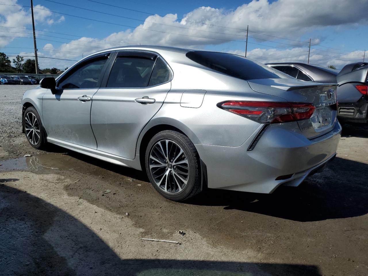 2018 TOYOTA CAMRY