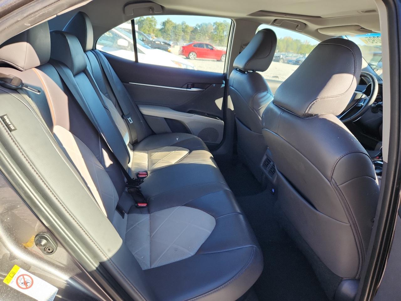 2018 TOYOTA CAMRY