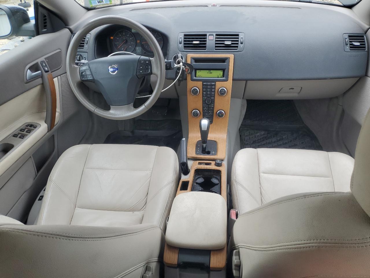 2010 VOLVO C70