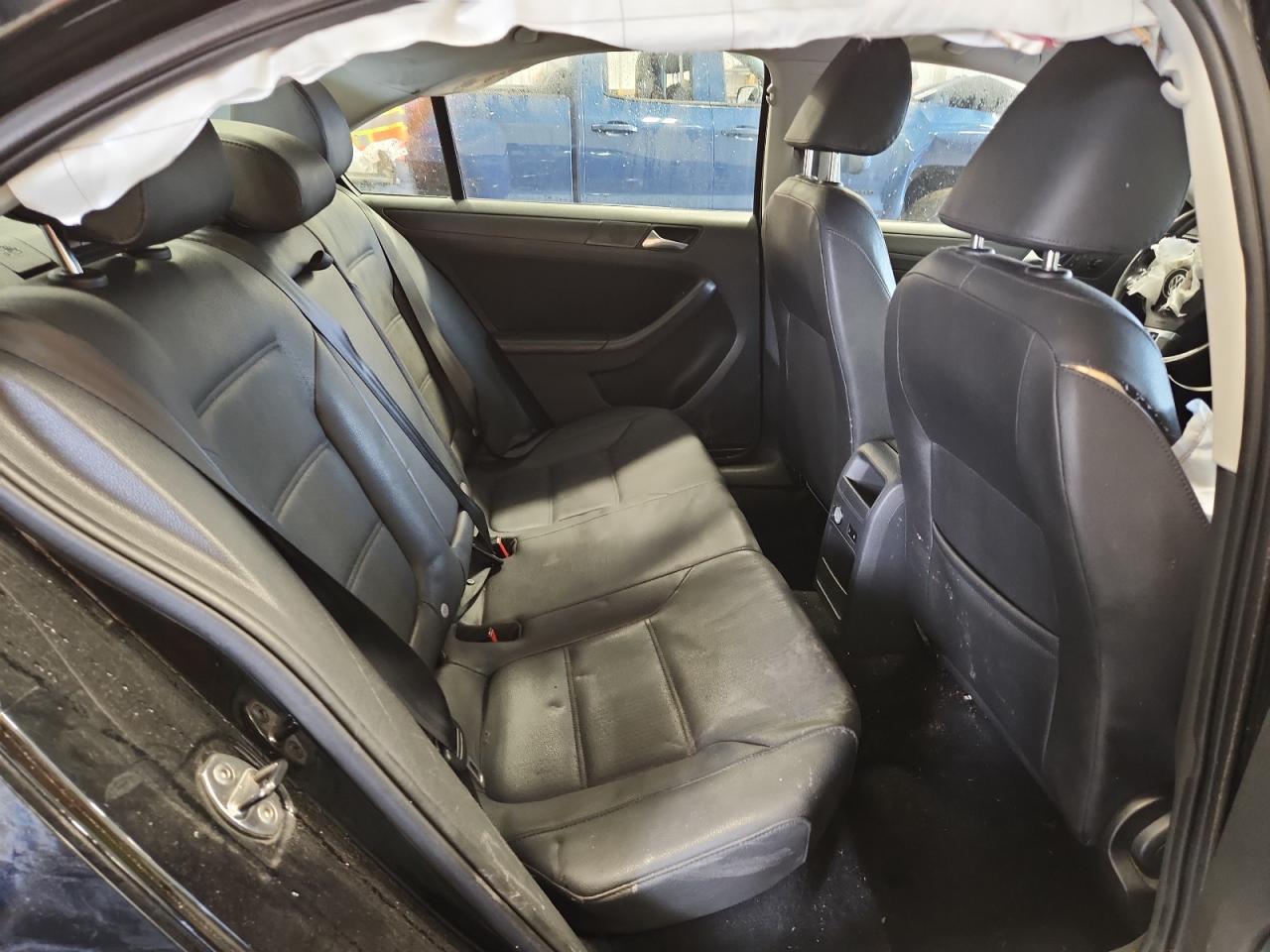 2011 VOLKSWAGEN JETTA
