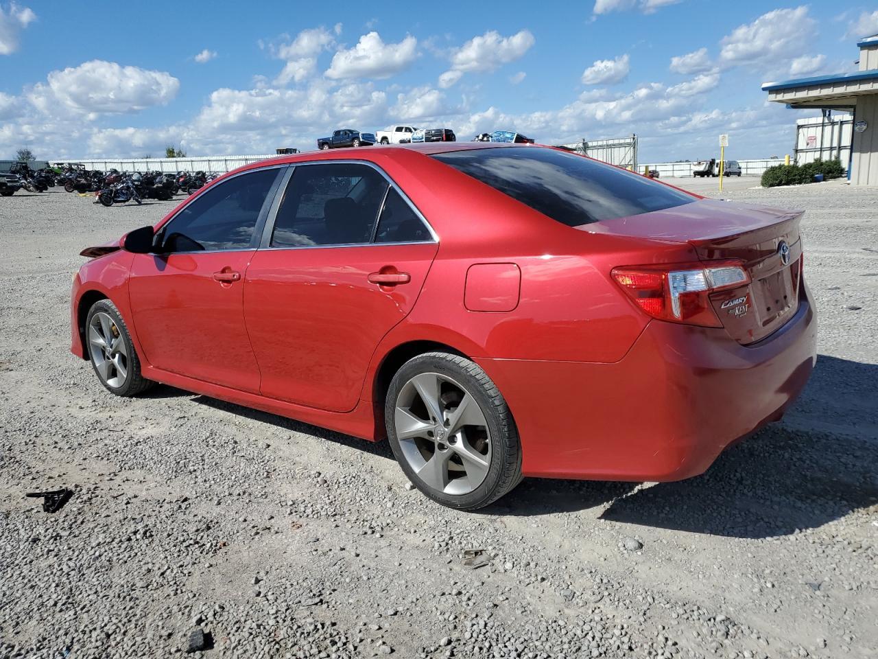 2014 TOYOTA CAMRY