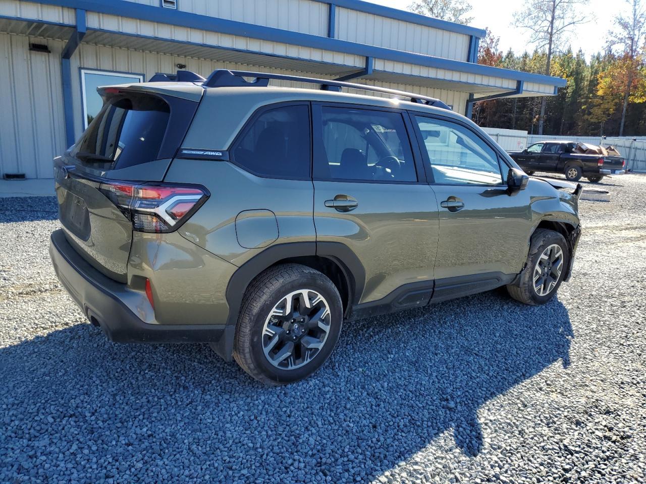 2025 SUBARU FORESTER
