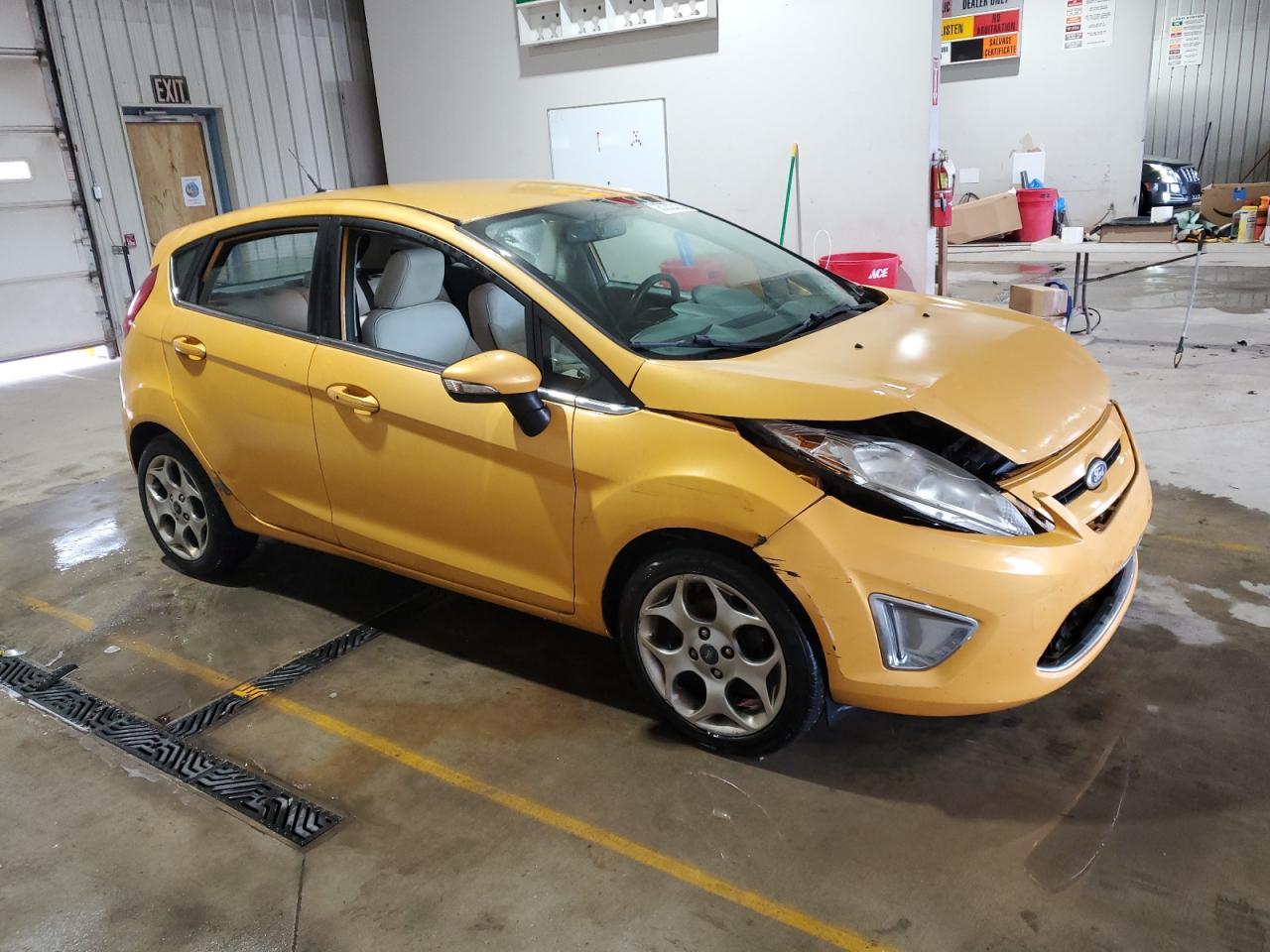 2011 FORD Fiesta