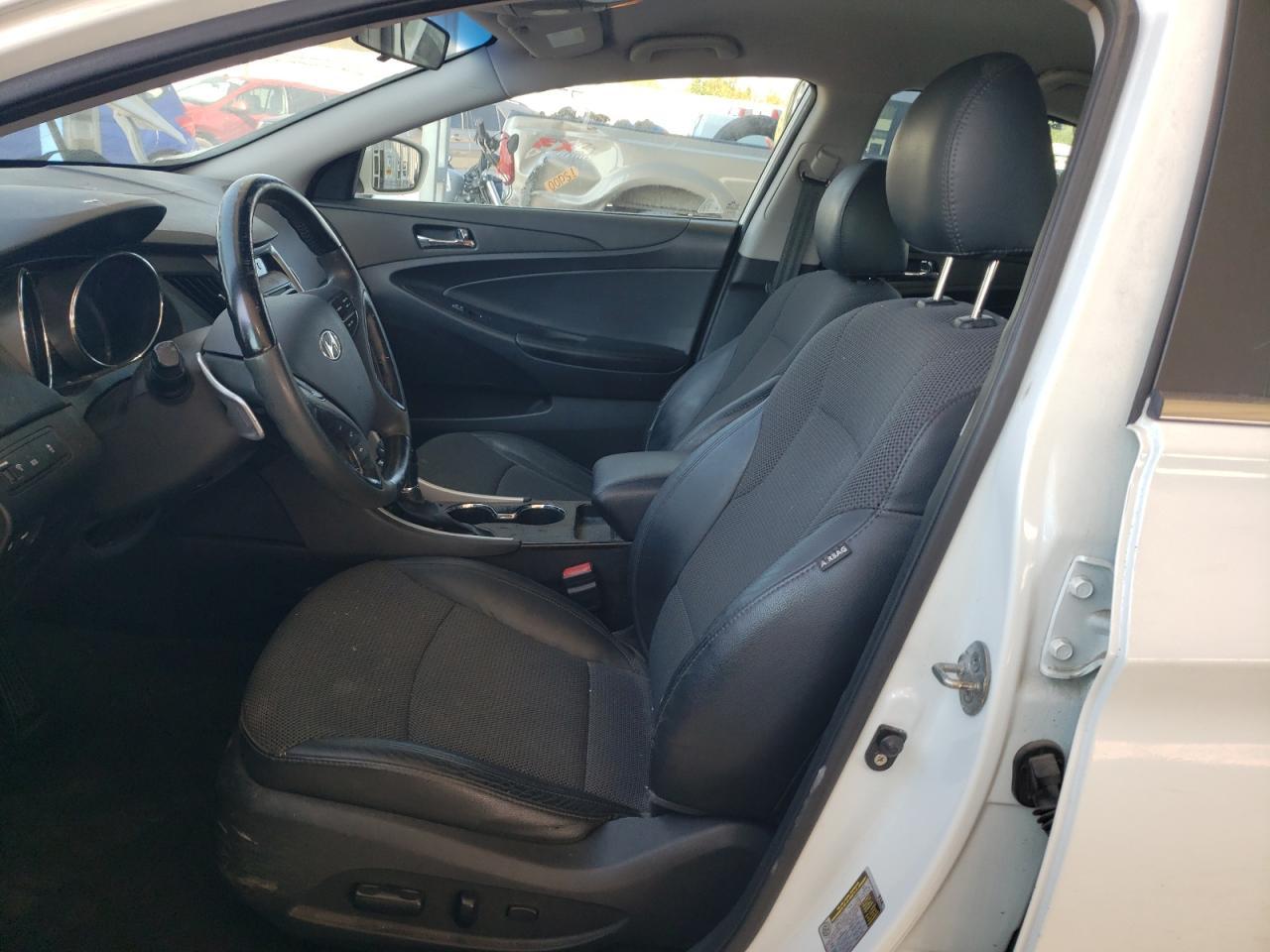 2011 HYUNDAI SONATA