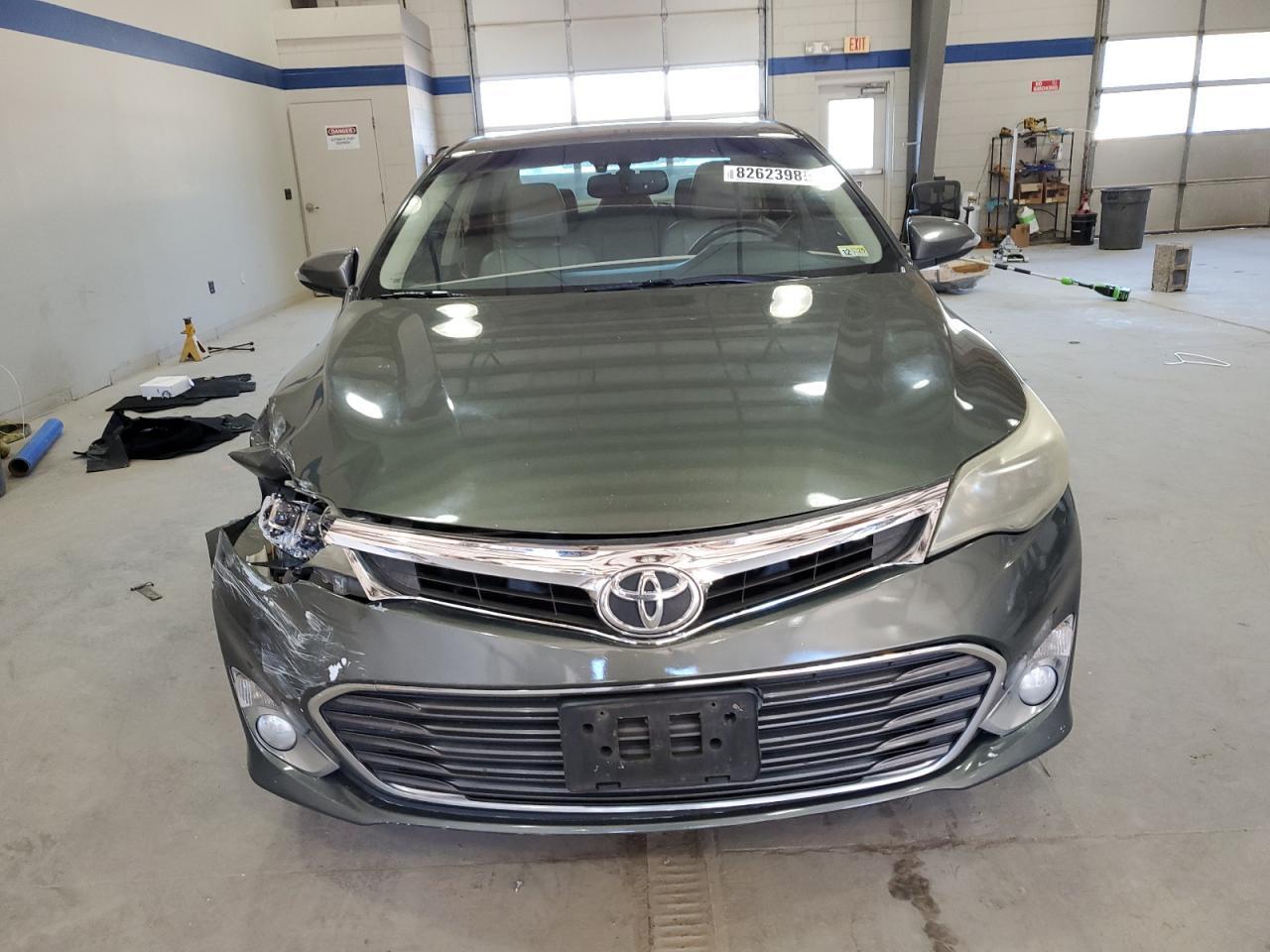 2013 TOYOTA Avalon