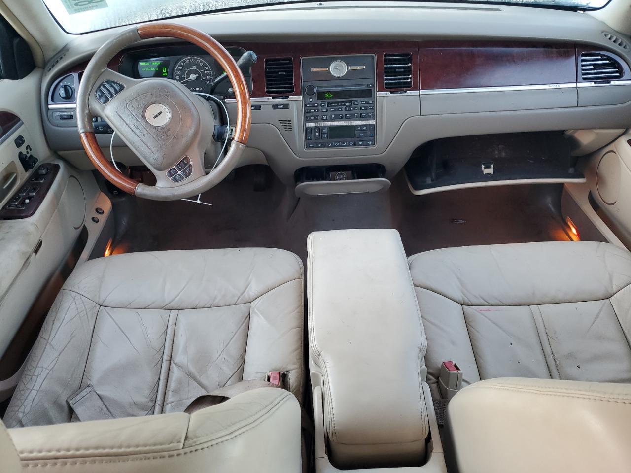2004 LINCOLN Town Car