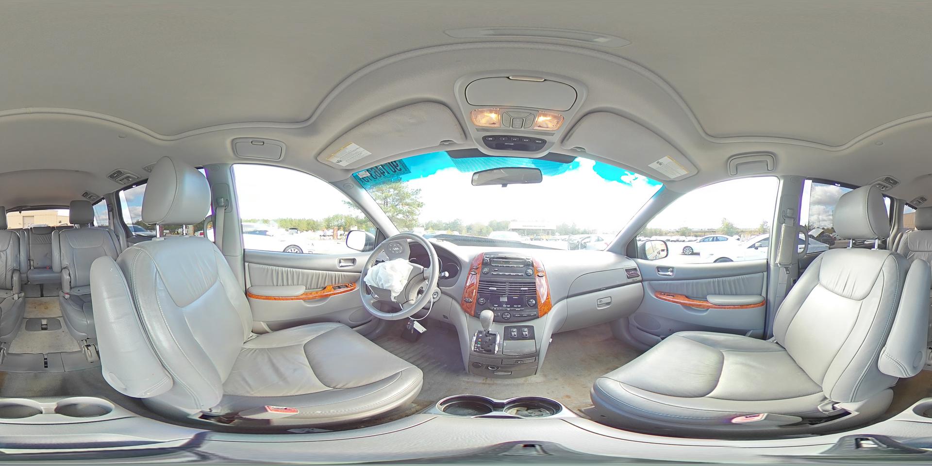 2010 TOYOTA SIENNA