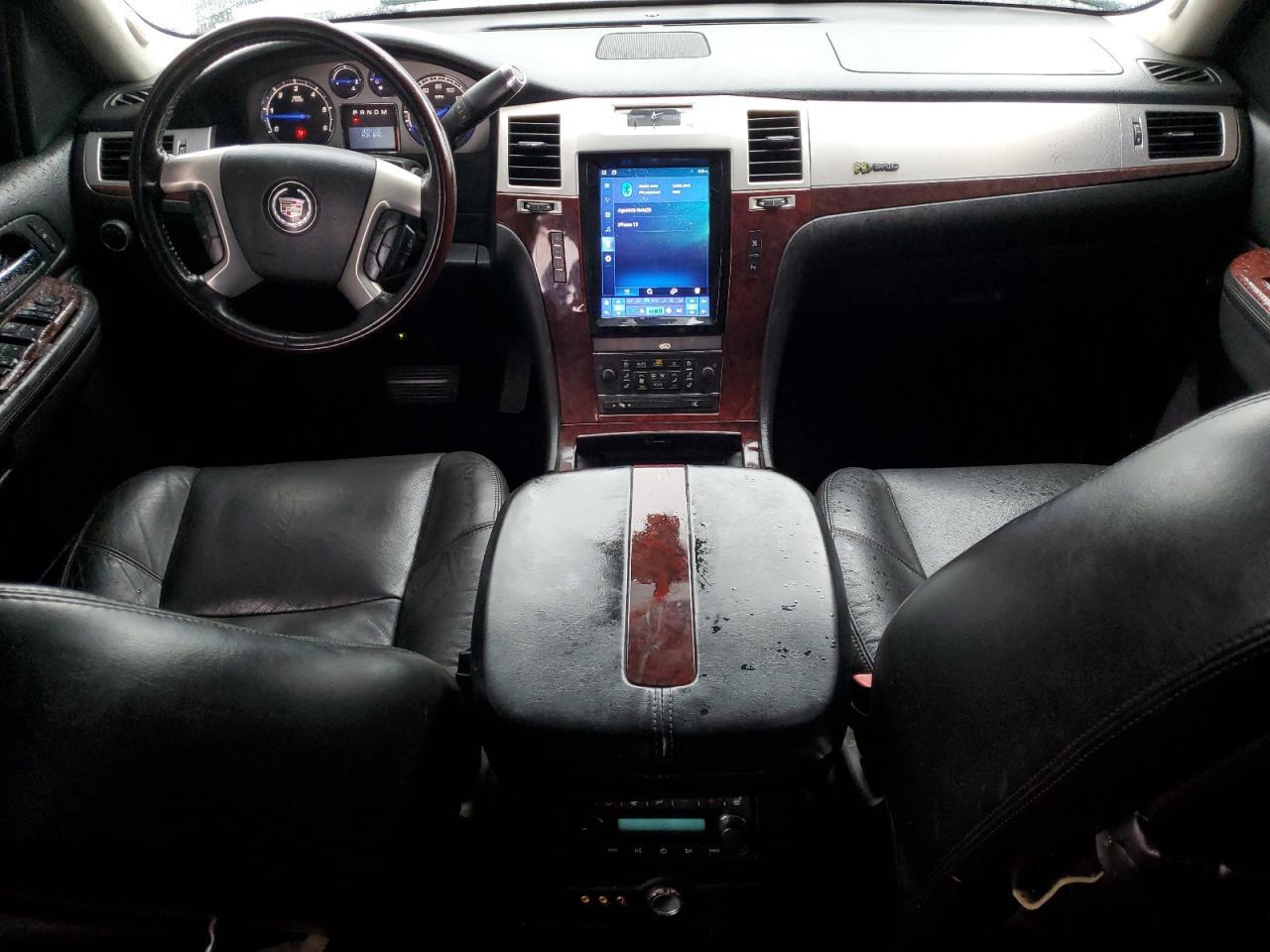2011 CADILLAC ESCALADE