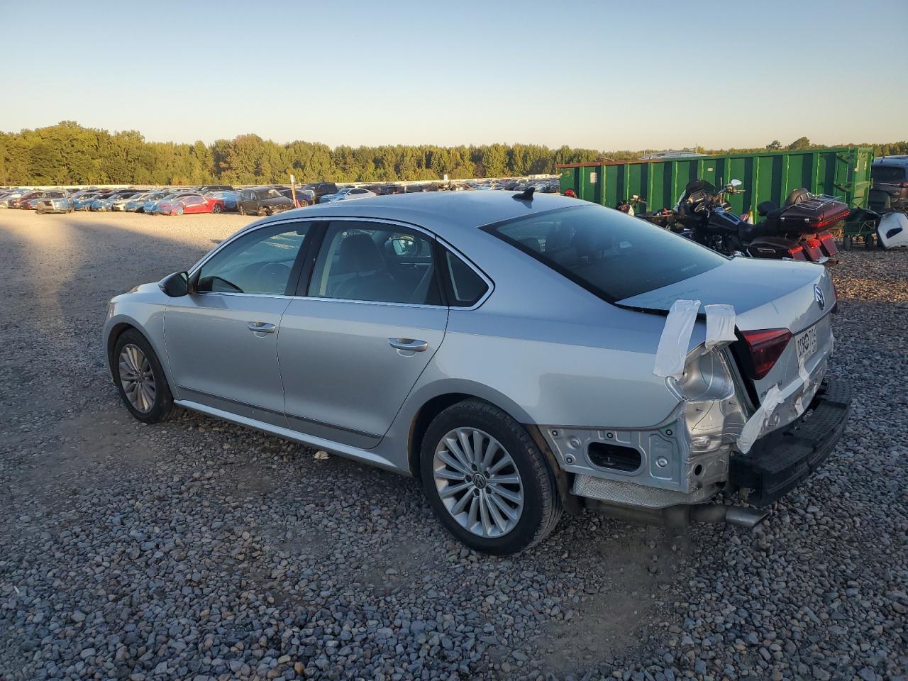 2017 VOLKSWAGEN Passat