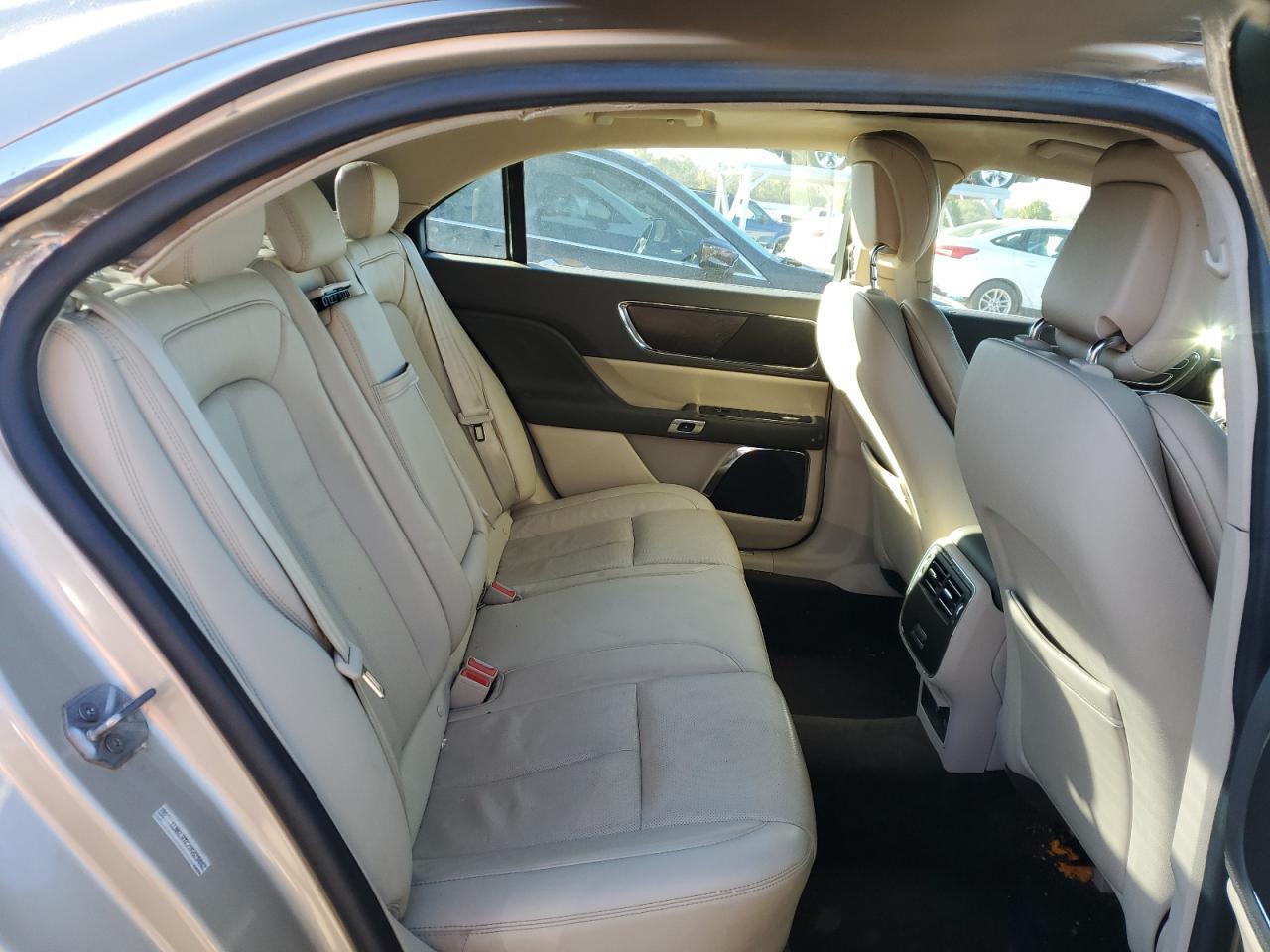 2017 LINCOLN Continental