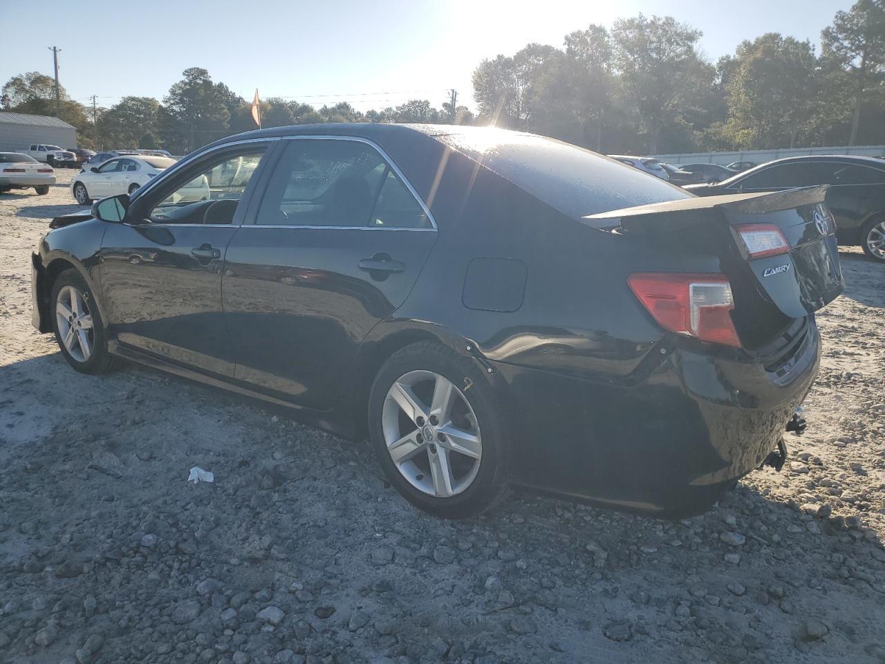 2014 TOYOTA CAMRY