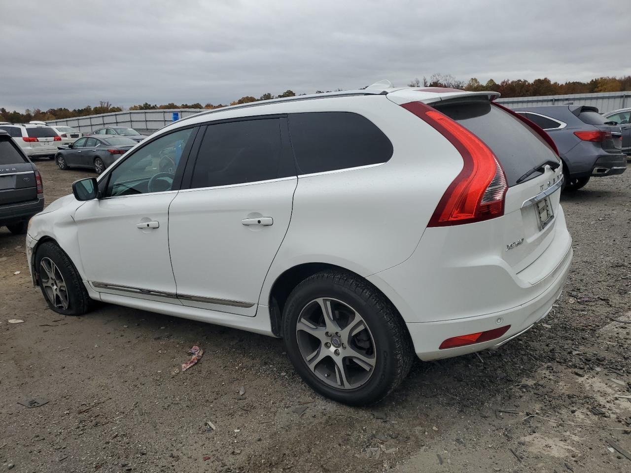 2015 VOLVO XC60