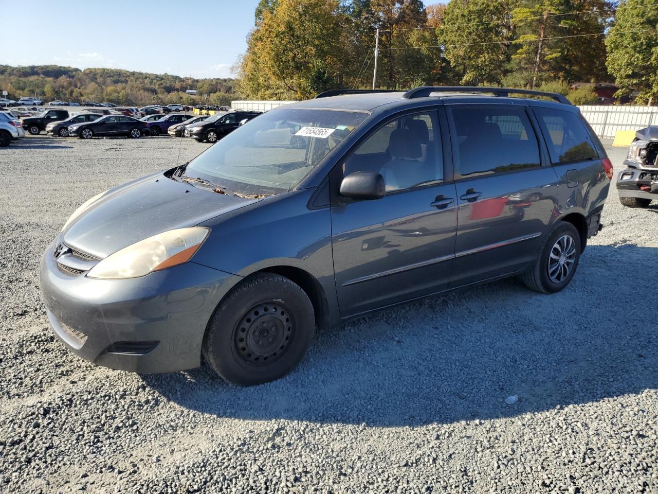 2010 TOYOTA SIENNA