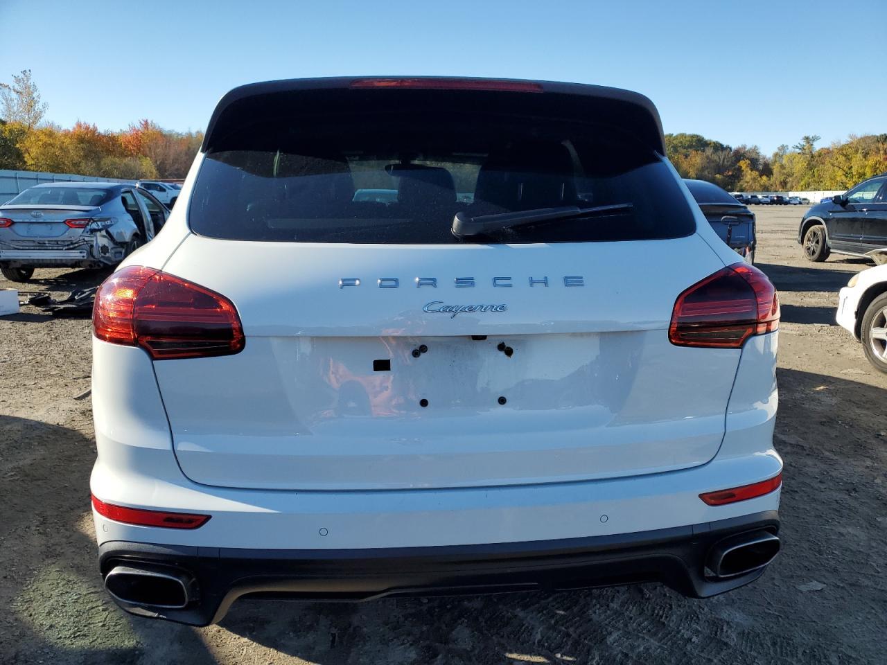2016 PORSCHE CAYENNE