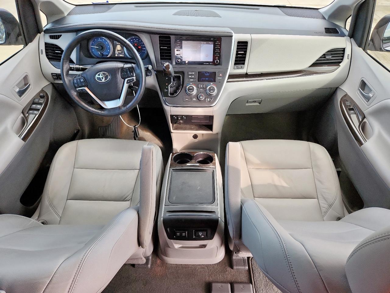 2018 TOYOTA SIENNA