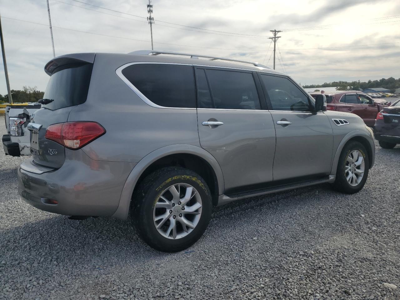 2012 INFINITI QX56