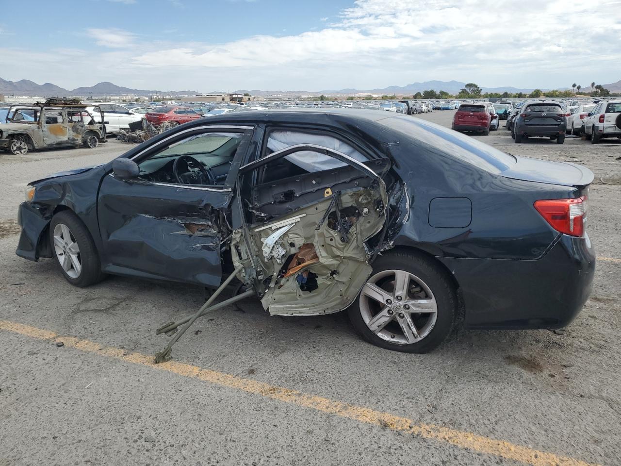 2014 TOYOTA CAMRY