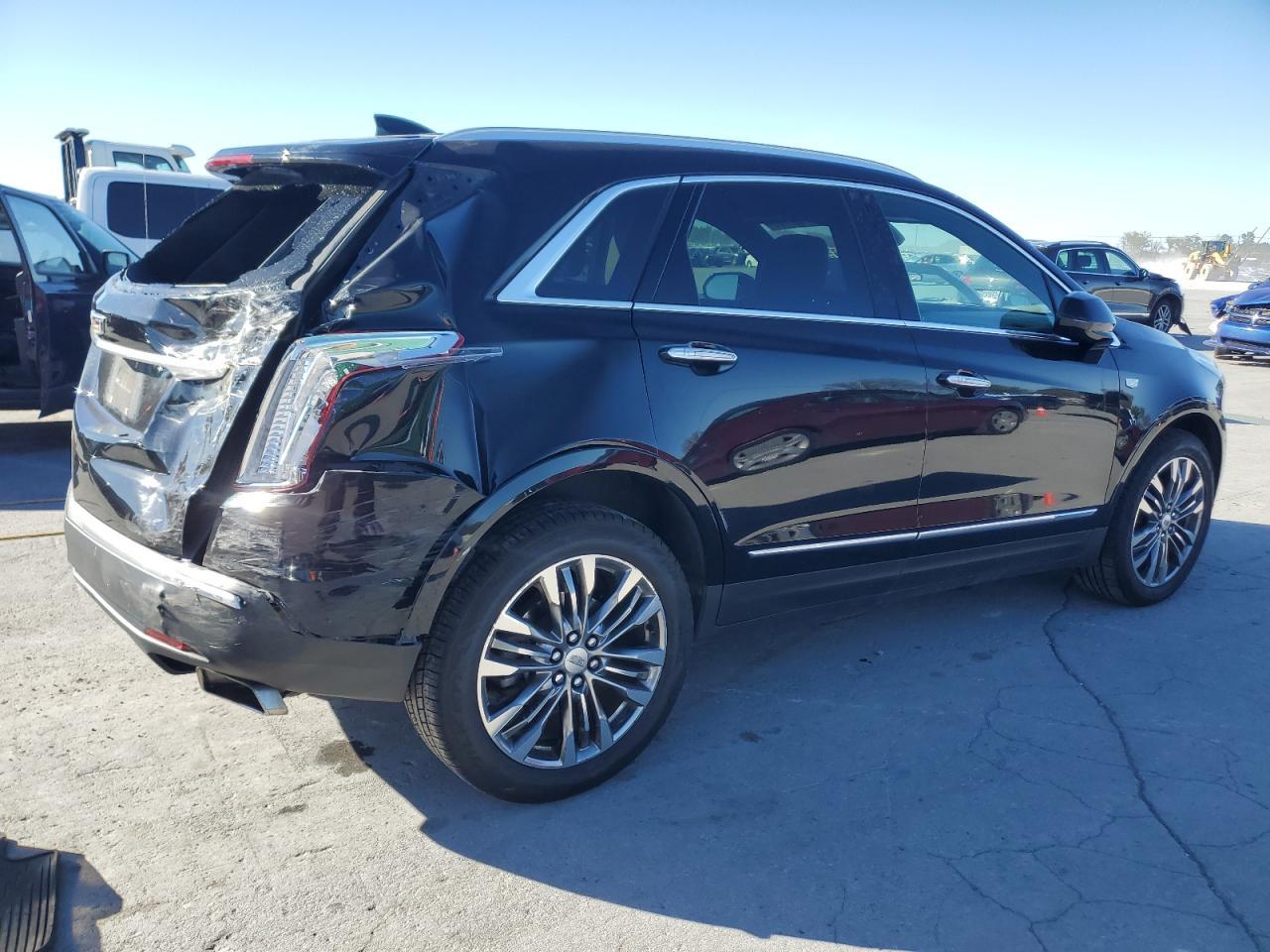 2017 CADILLAC XT5