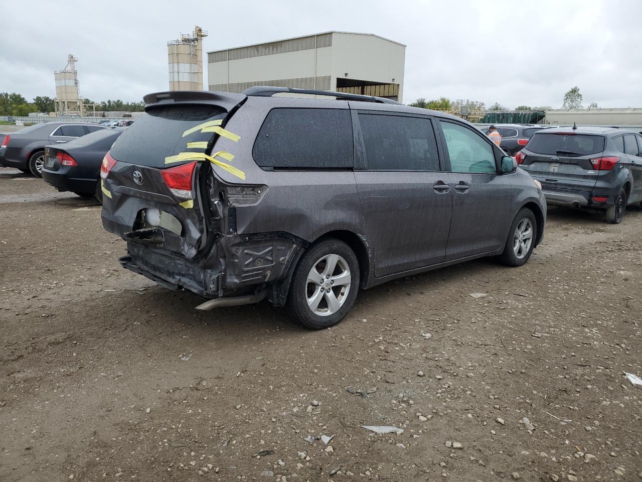 2012 TOYOTA SIENNA