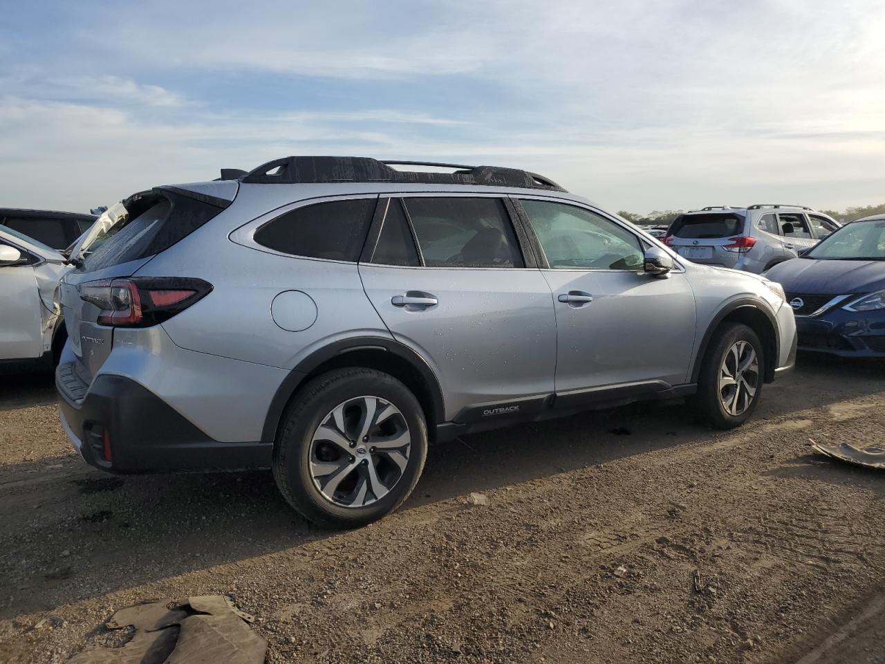2022 SUBARU Outback