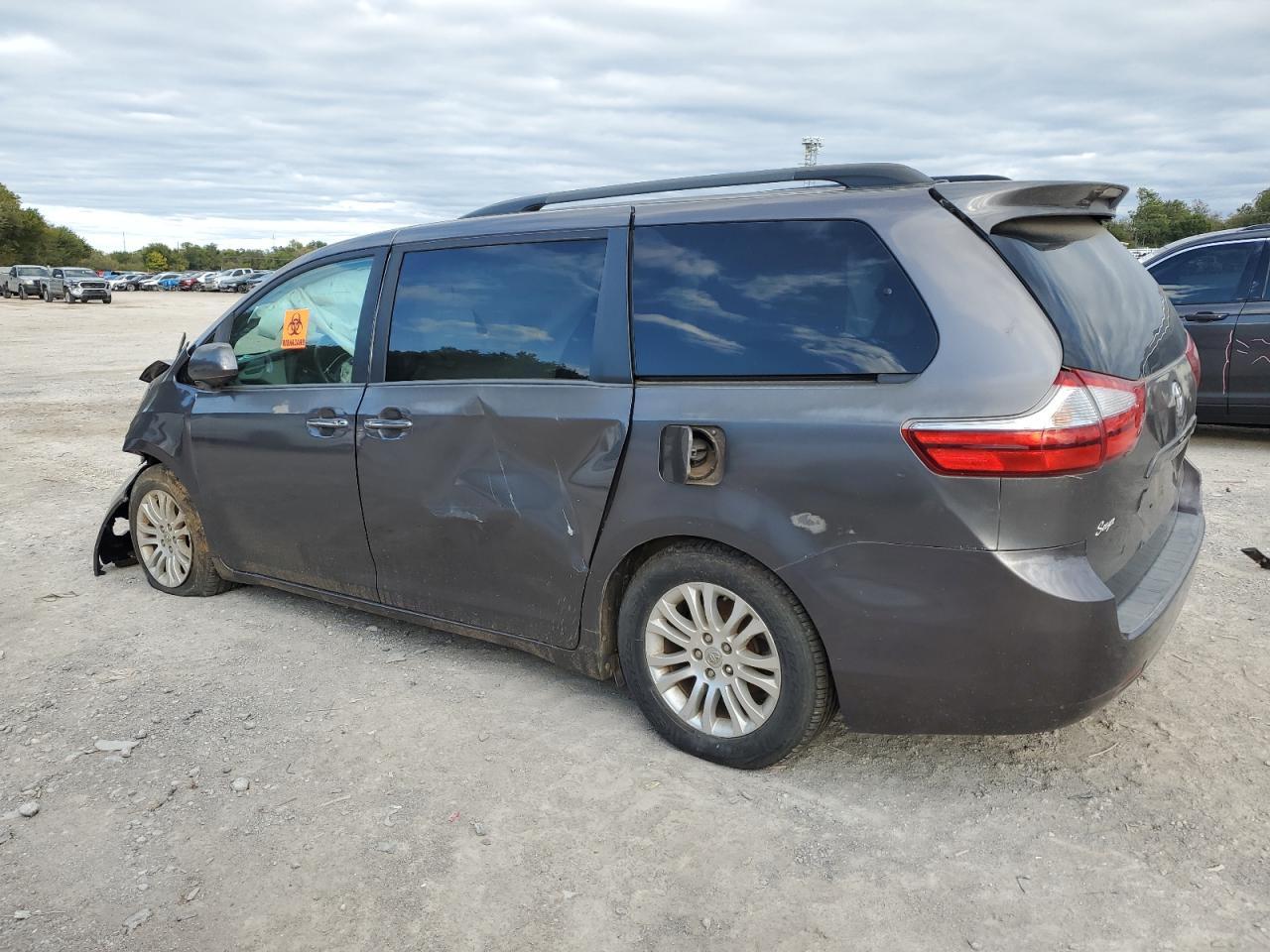 2015 TOYOTA SIENNA
