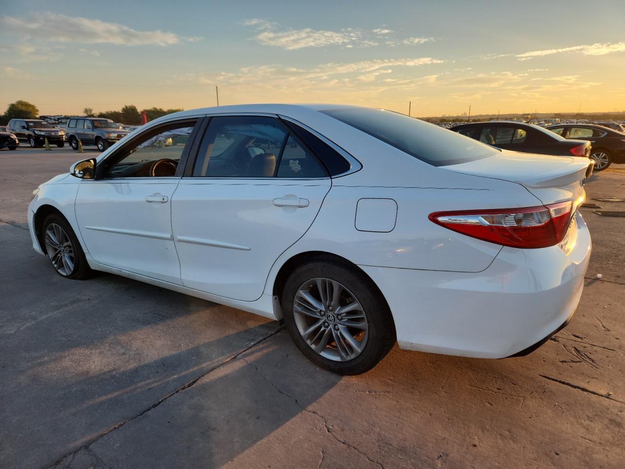 2016 TOYOTA CAMRY