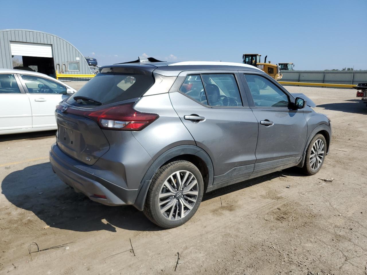 2022 NISSAN KICKS