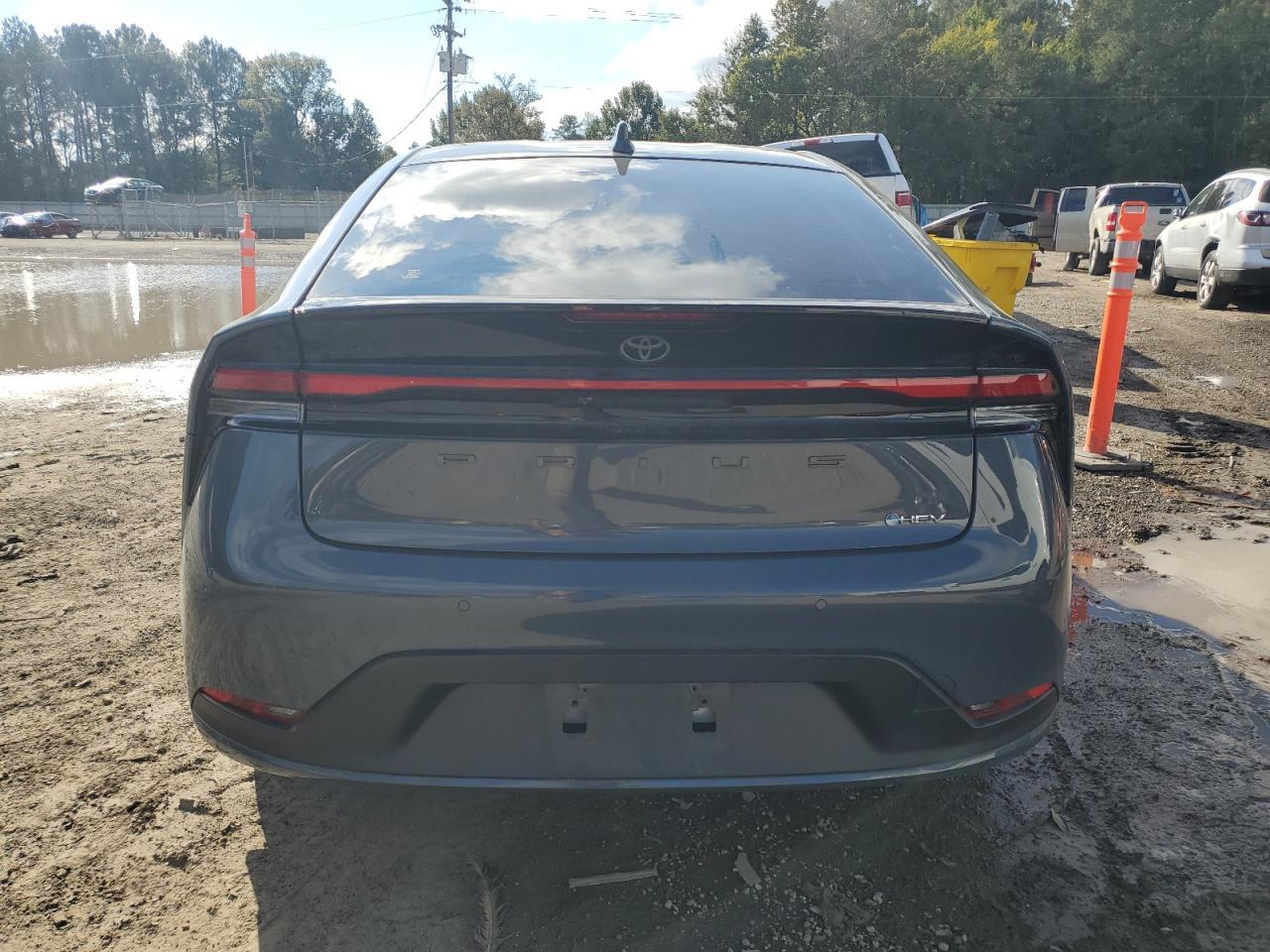 2024 TOYOTA PRIUS
