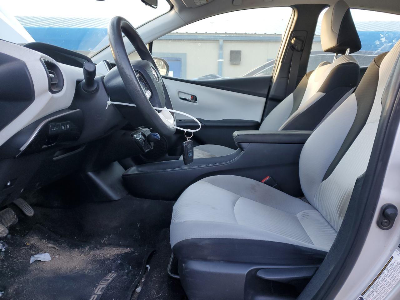 2017 TOYOTA PRIUS