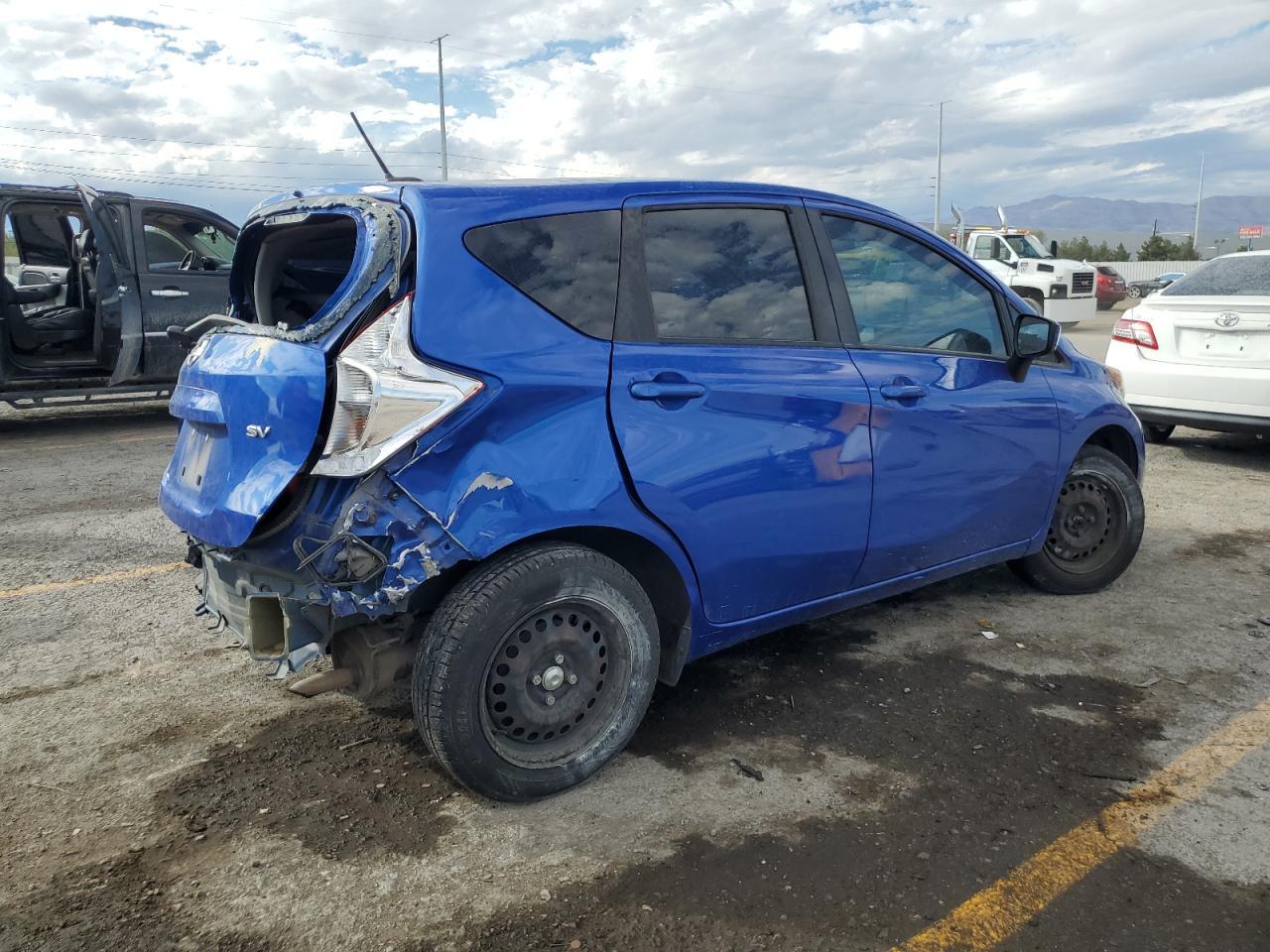 2017 NISSAN Versa Note