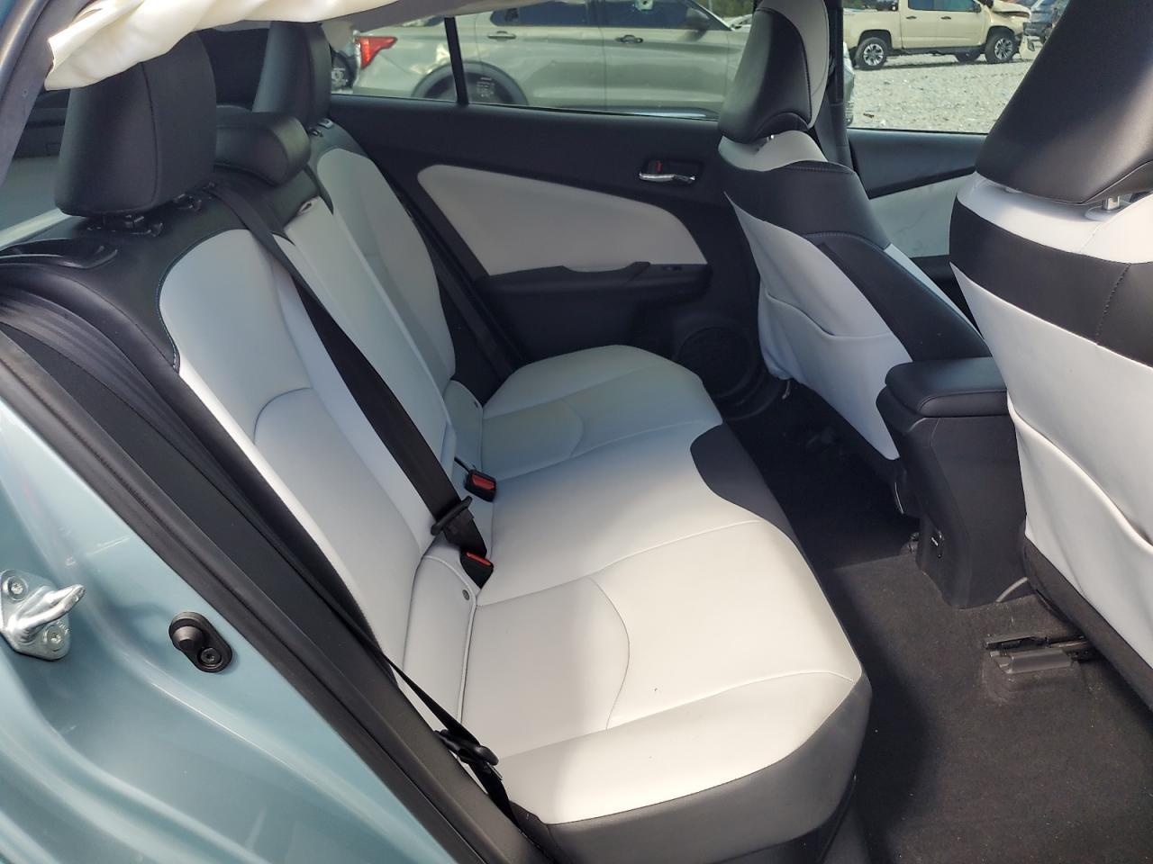 2017 TOYOTA PRIUS