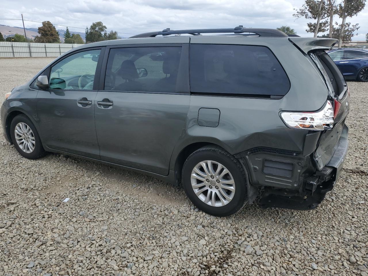 2013 TOYOTA SIENNA