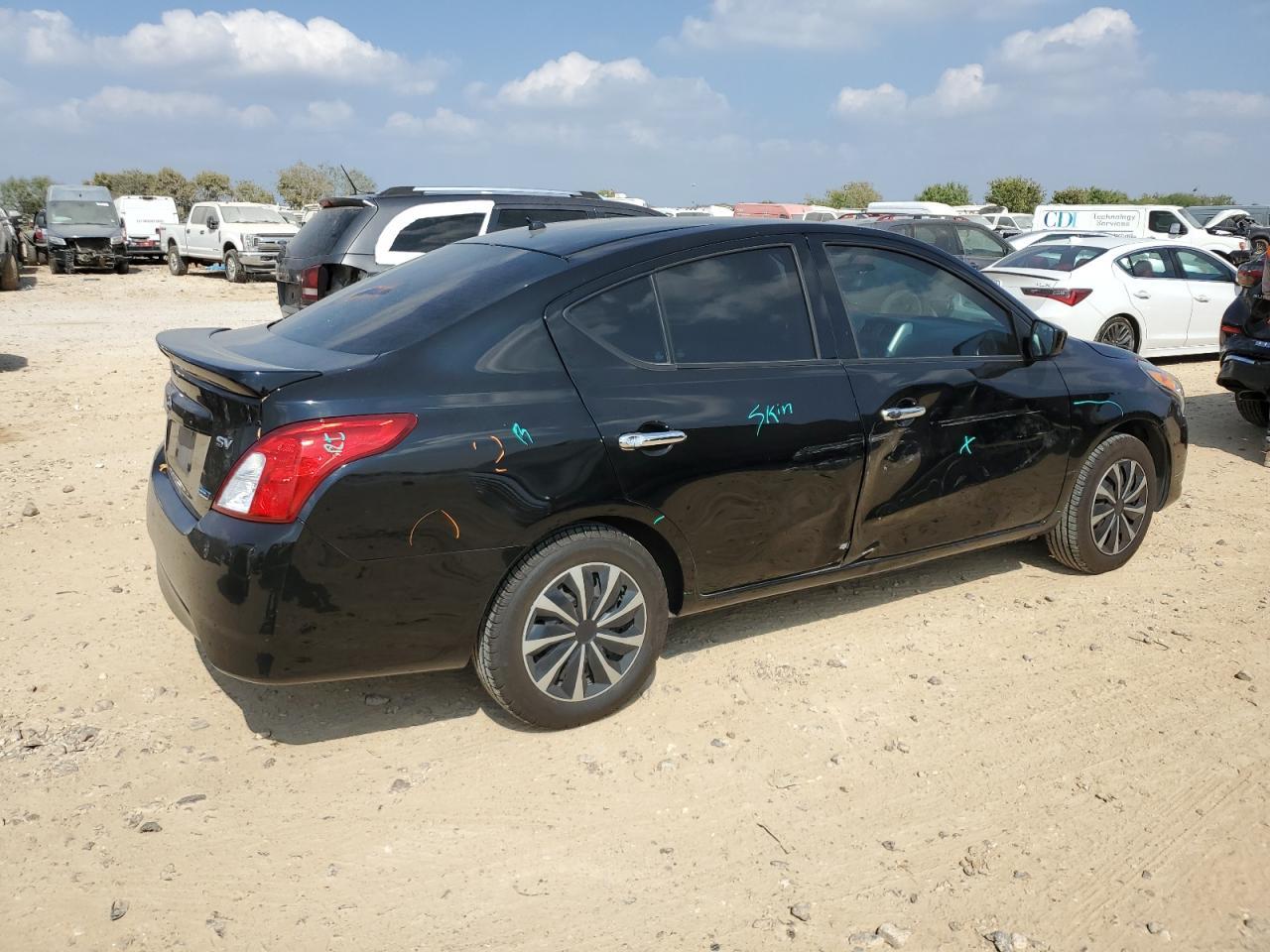 2016 NISSAN VERSA