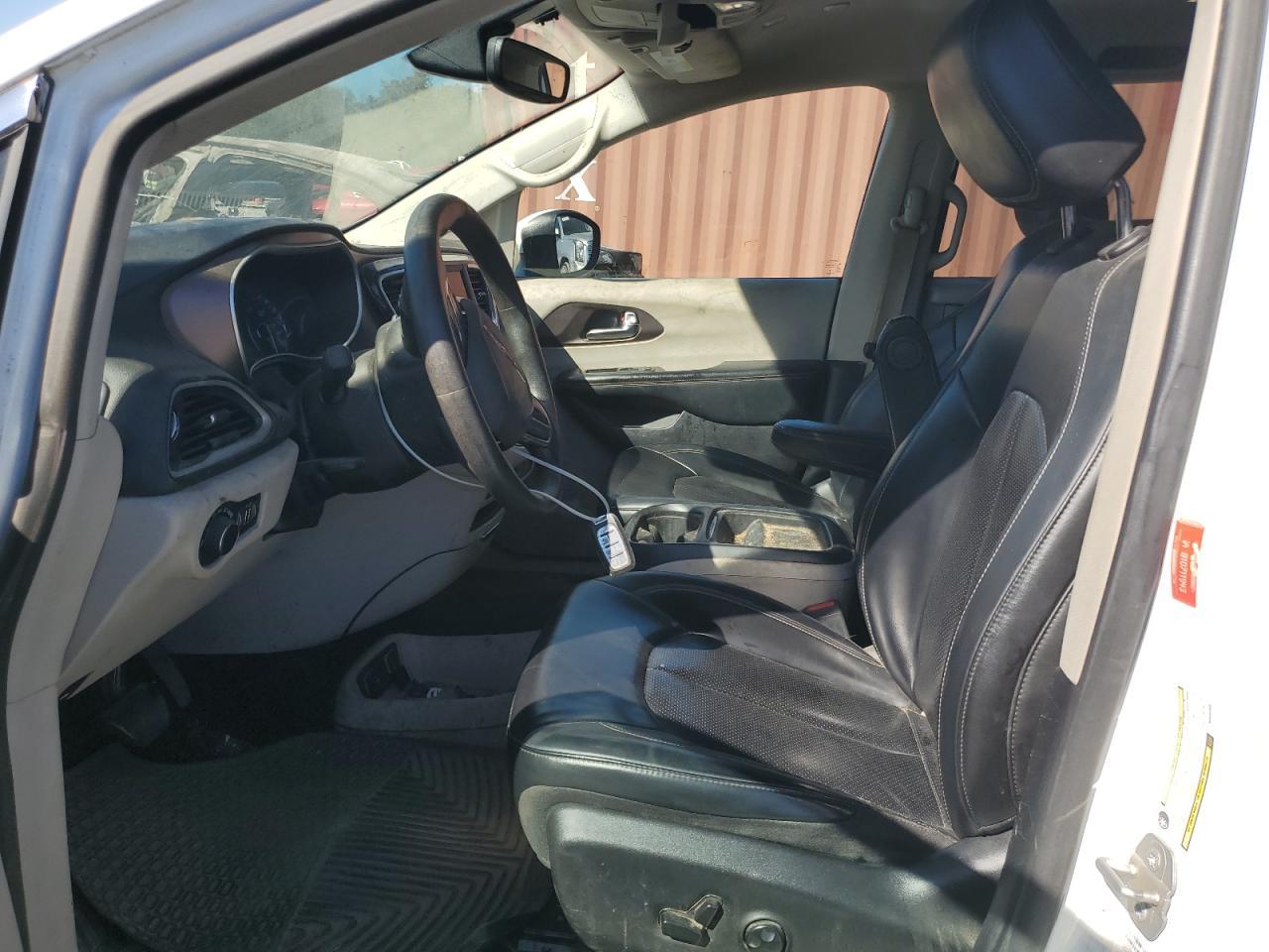 2021 CHRYSLER Voyager