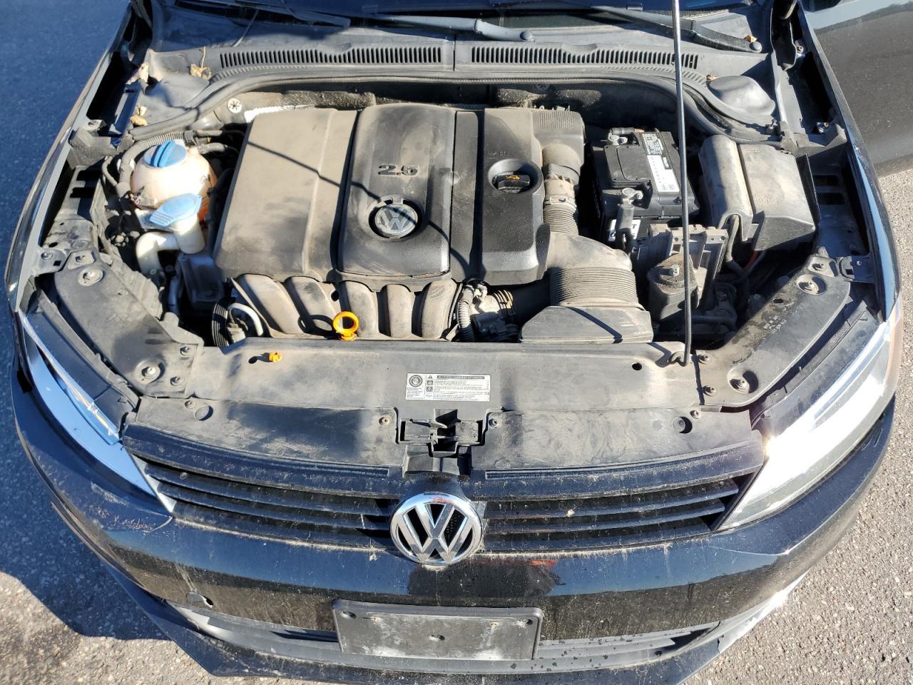 2011 VOLKSWAGEN JETTA