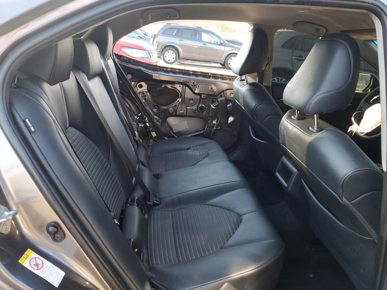 2018 TOYOTA CAMRY