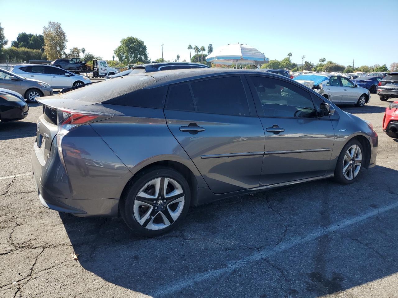 2016 TOYOTA PRIUS