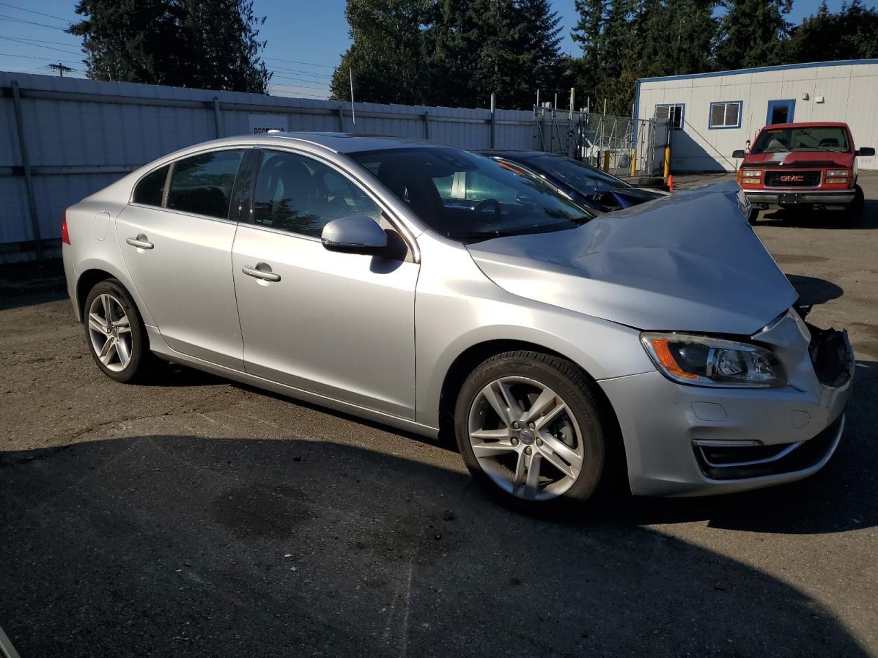 2015 VOLVO S60