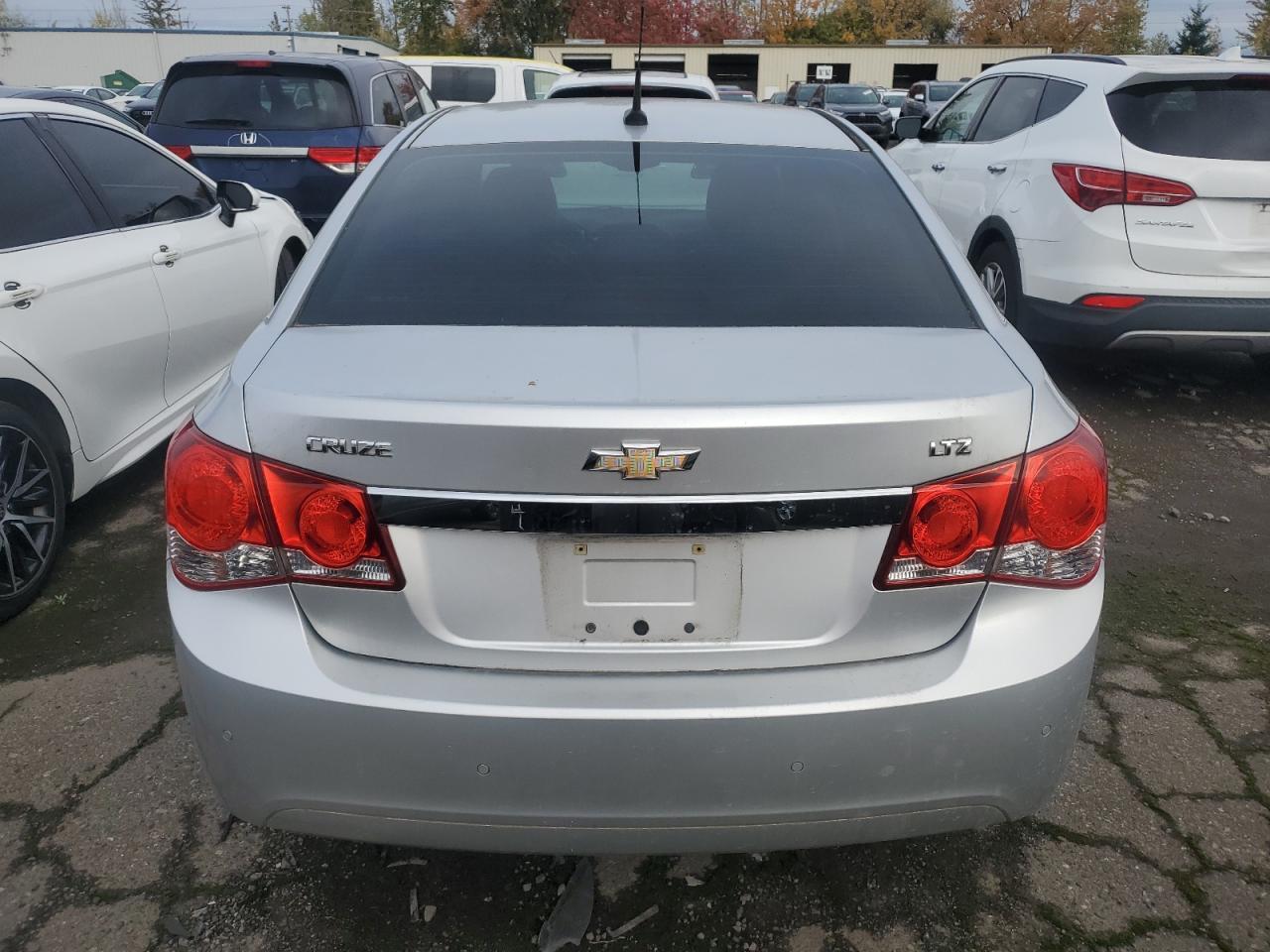 2011 CHEVROLET CRUZE